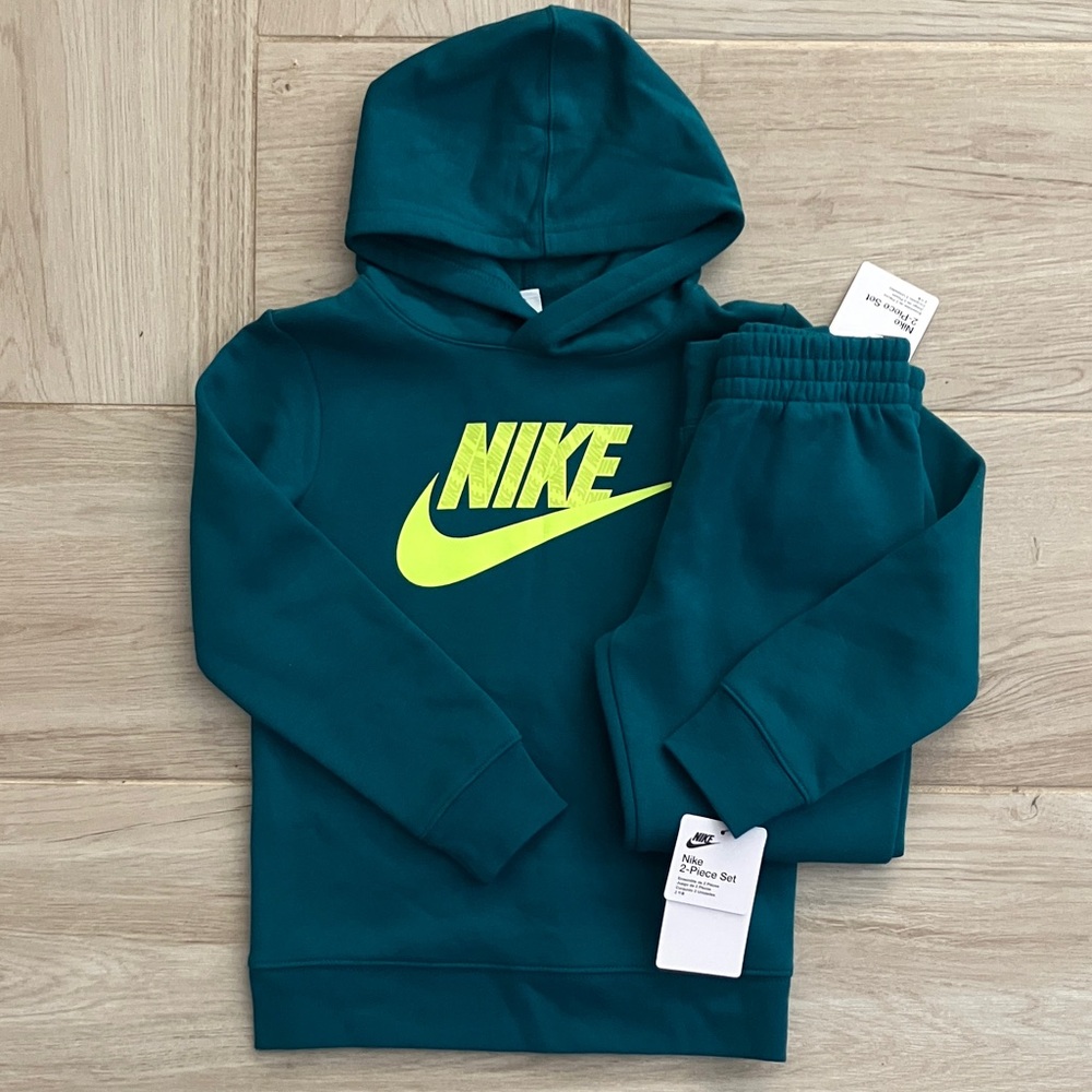 Nike 2 piece sweatsuit